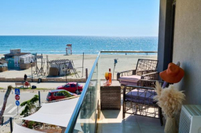 Beach Front 14 Apartment- Spa & Pools